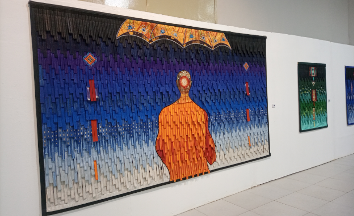  Musée national du Mali : Abdoulaye Konaté fait parler les signes dans une mosaïque de couleurs